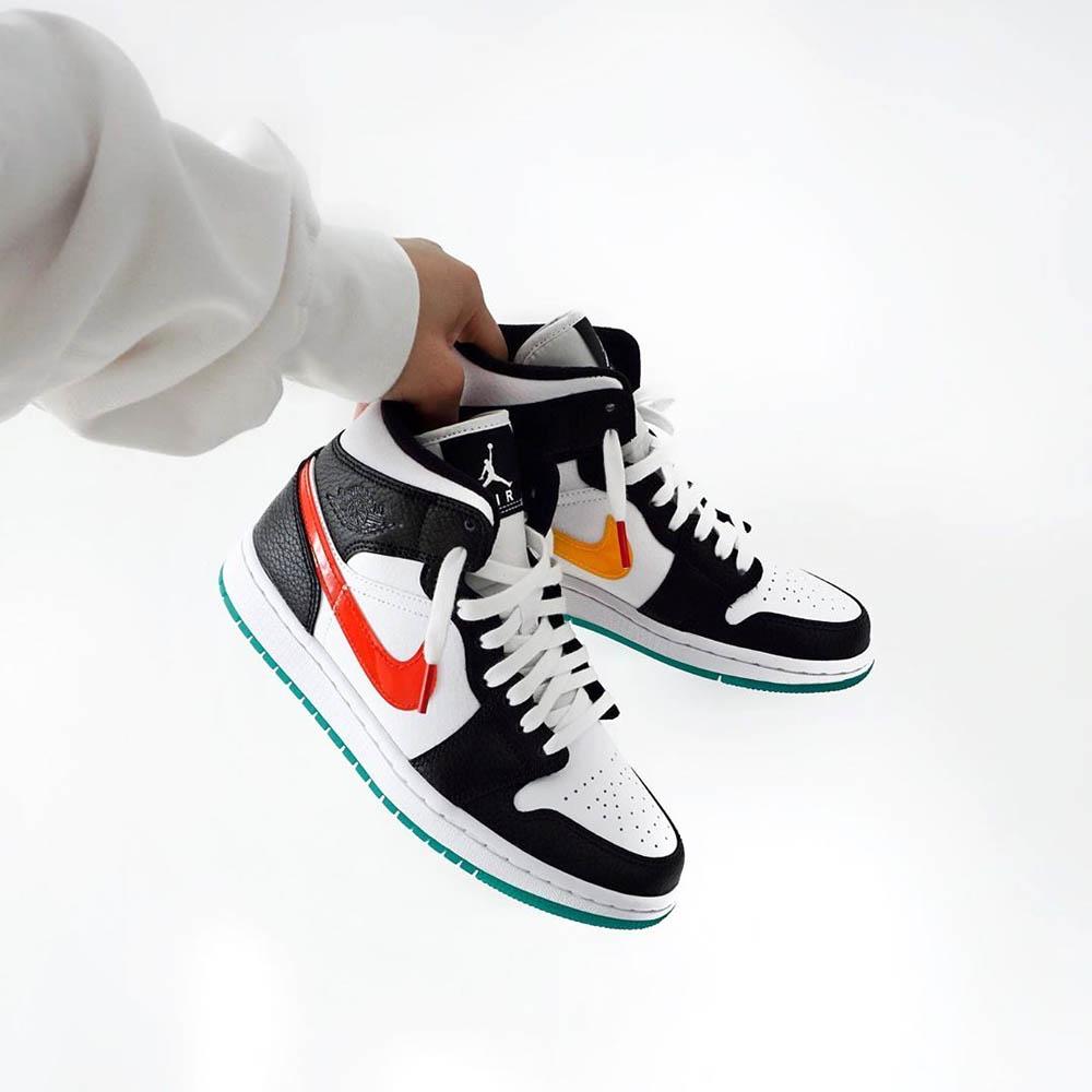 Nike Air Jordan 1 Mid Wmns 'Alternate Swoosh'