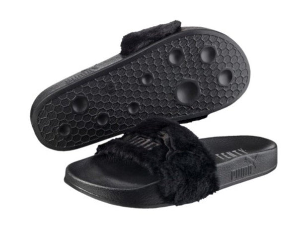 Black rihanna outlet fur slides