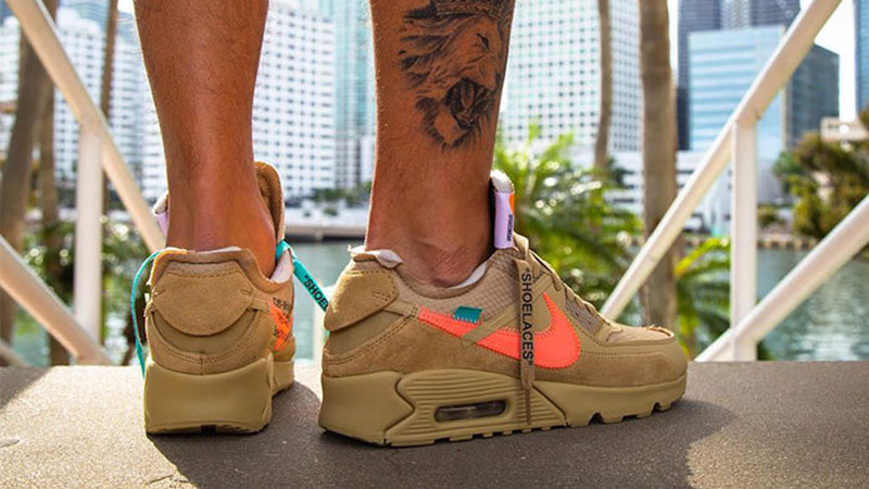 Off white top nike desert