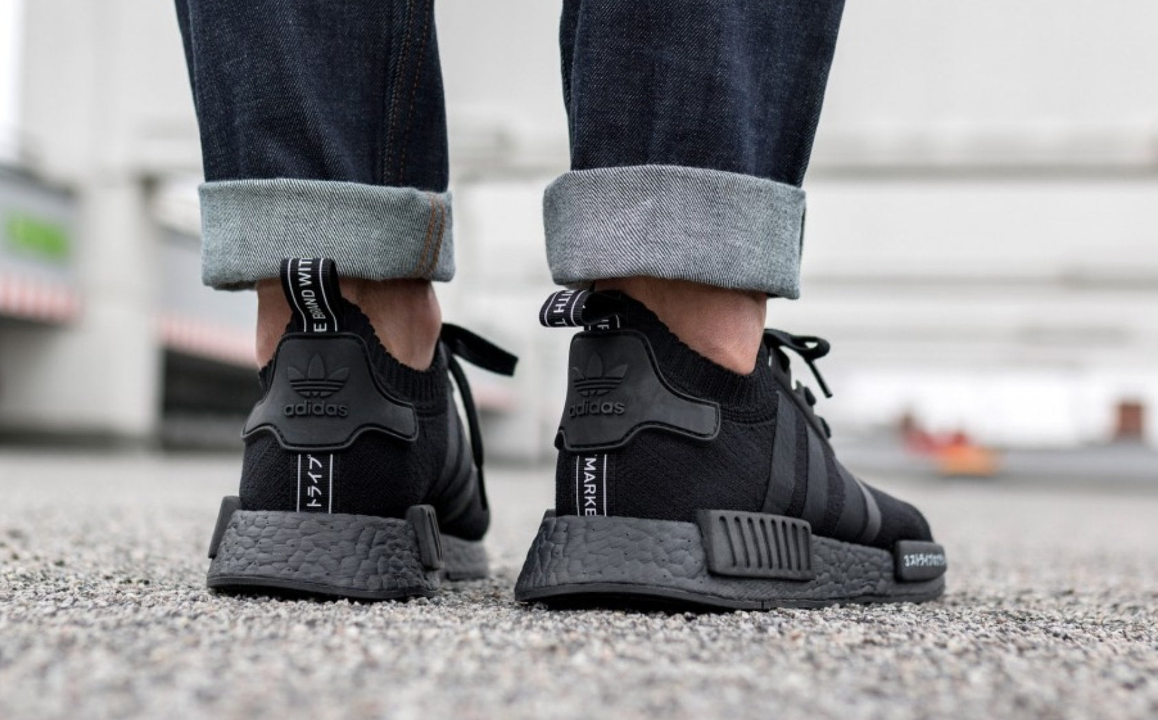 Adidas nmd r1 triple black core black sale