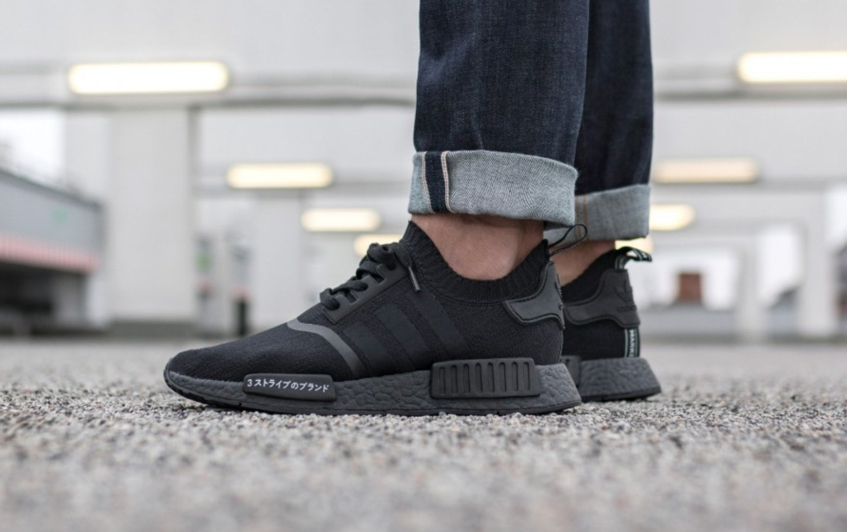 Adidas triple black nmd r1 outlet